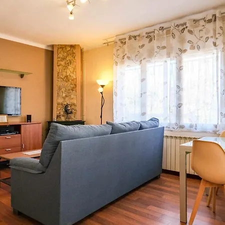 Camps Casa Planta Baja Con Jardin Holiday home Besalu